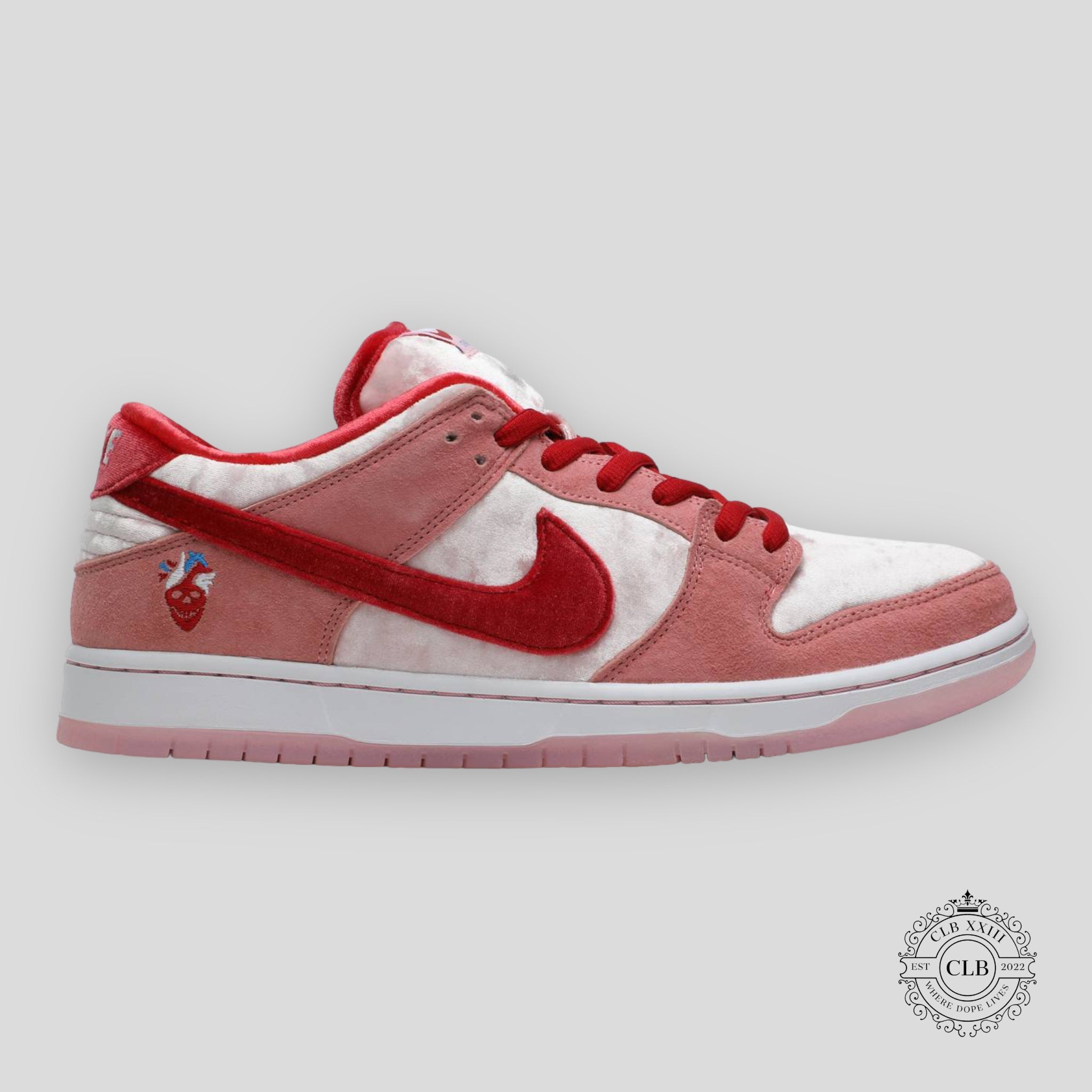 Nike SB Dunk Low Strange Love